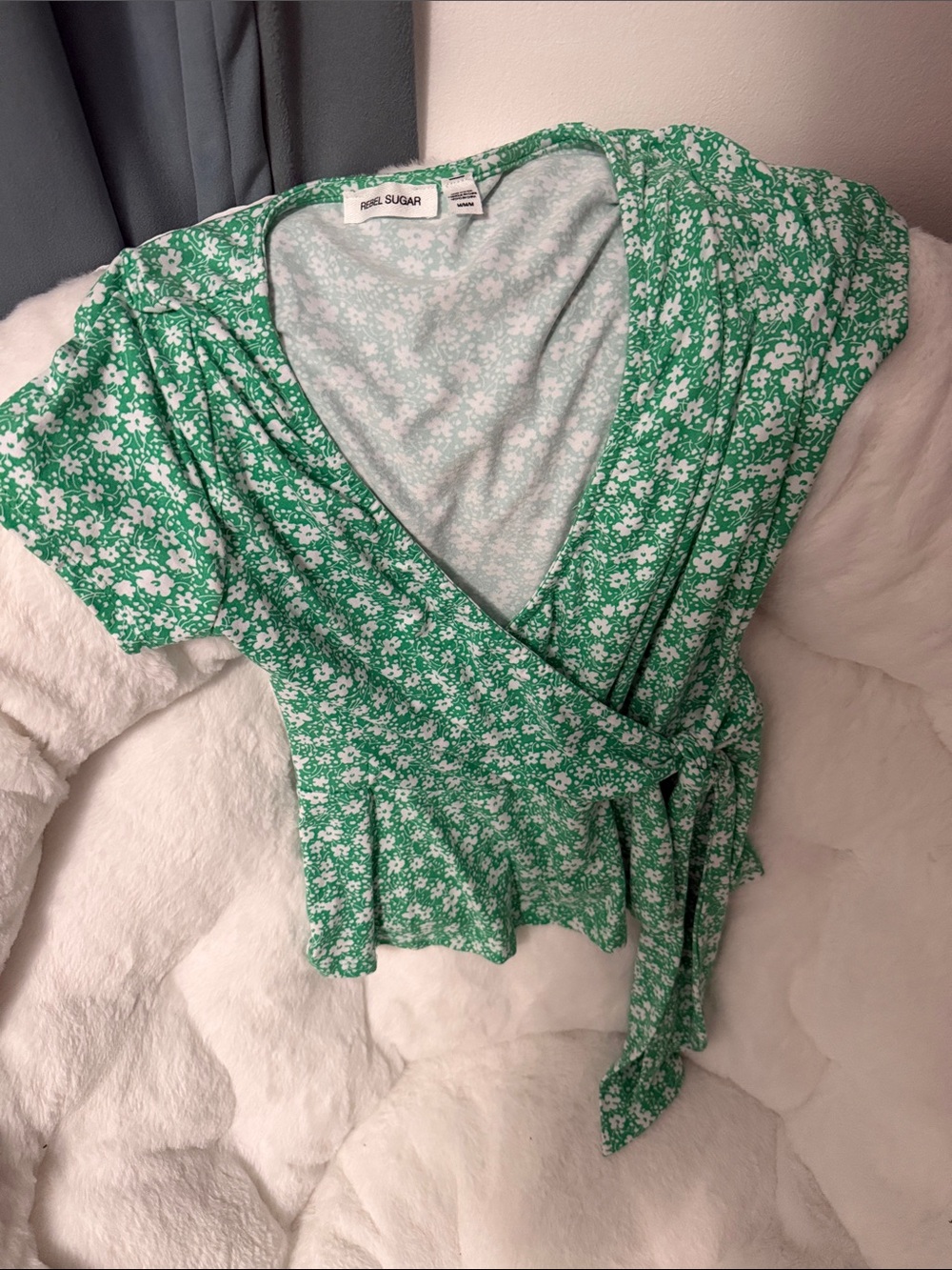 Rebel Sugar Green Daisy Print Wrap Blouse